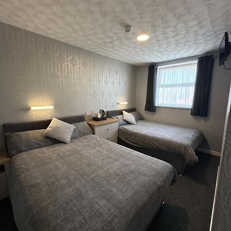 Clifton Private Hotel Blackpool Bagian luar foto