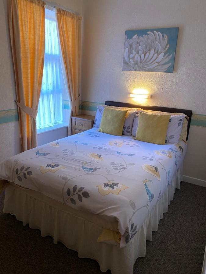 Clifton Private Hotel Blackpool Bagian luar foto