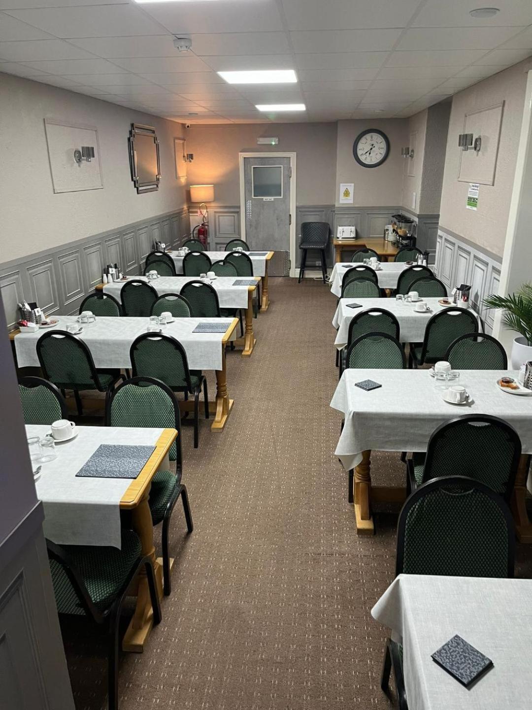 Clifton Private Hotel Blackpool Bagian luar foto