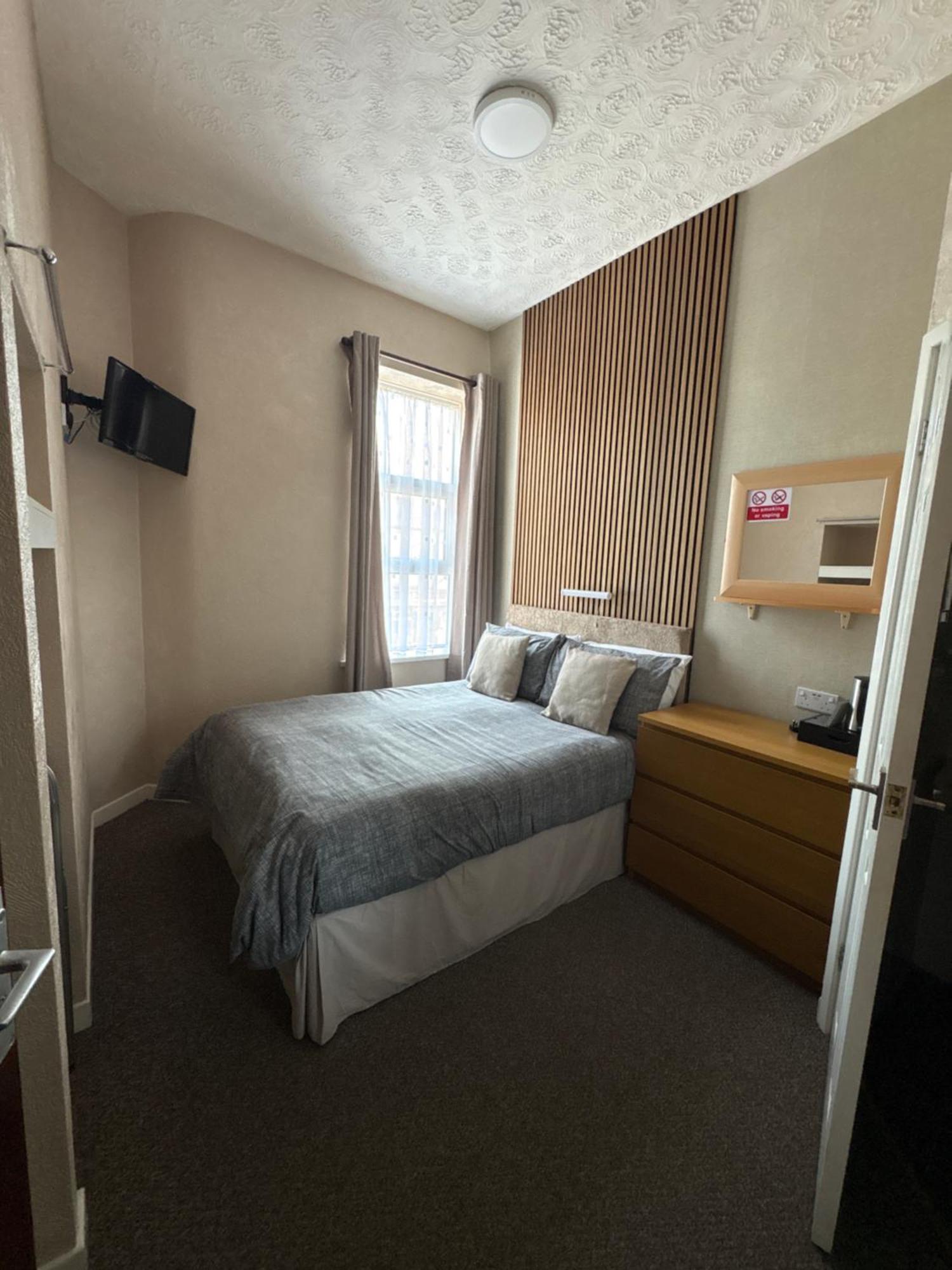 Clifton Private Hotel Blackpool Bagian luar foto