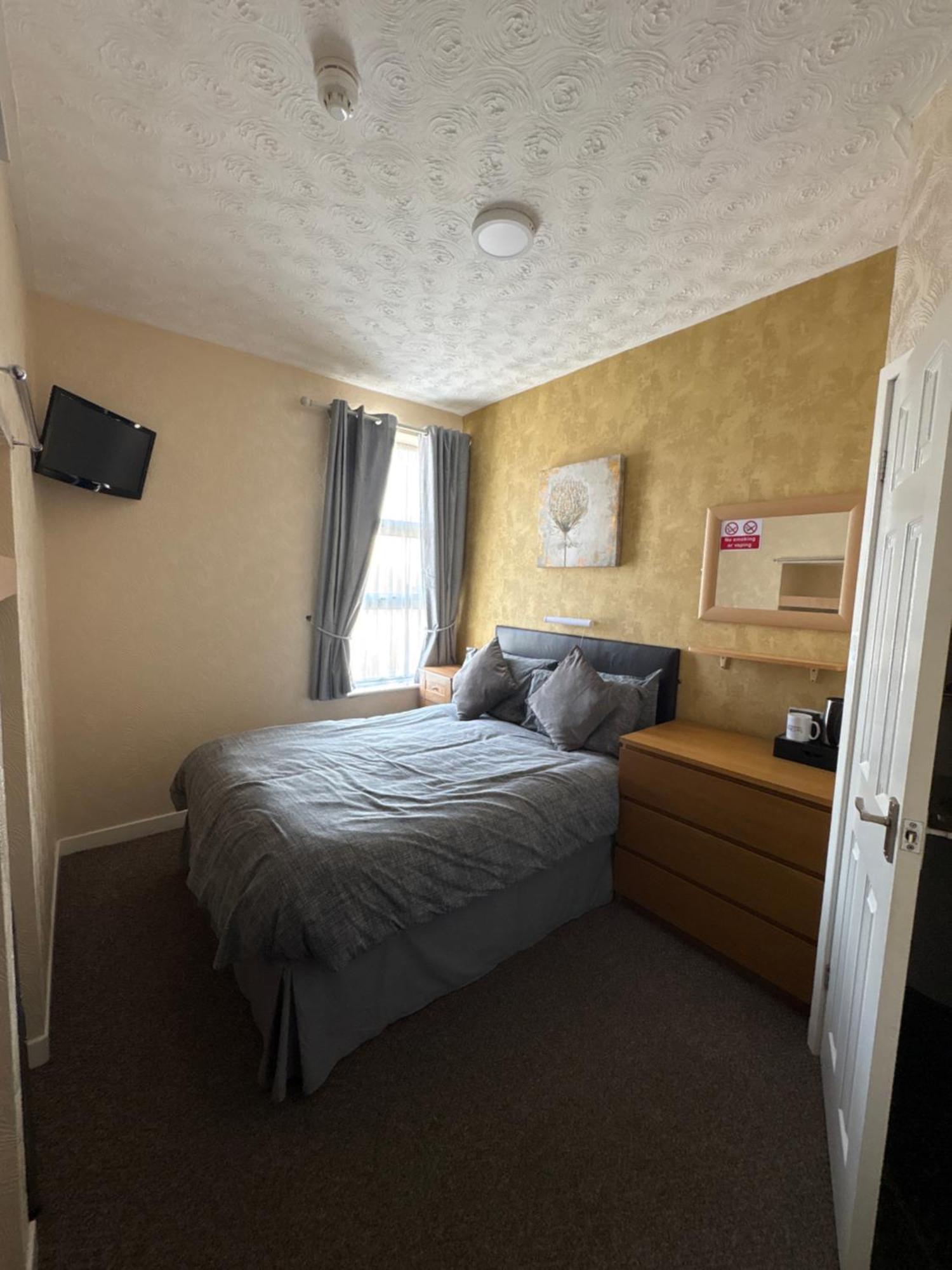 Clifton Private Hotel Blackpool Bagian luar foto